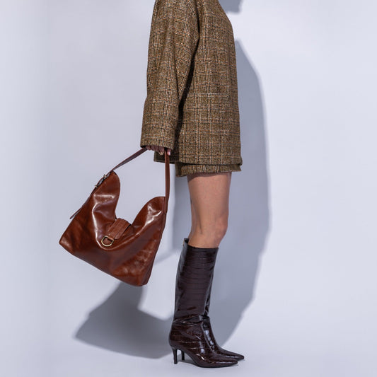 Atlas Hobo Bag In Patina Leather - Pecan Ridge