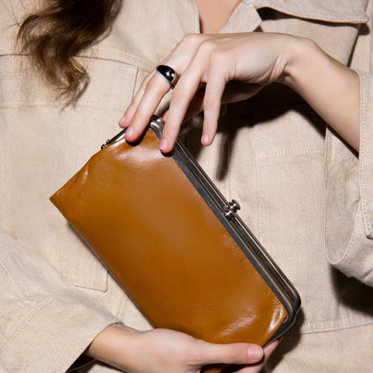 Lauren Clutch-Wallet In Polished Leather