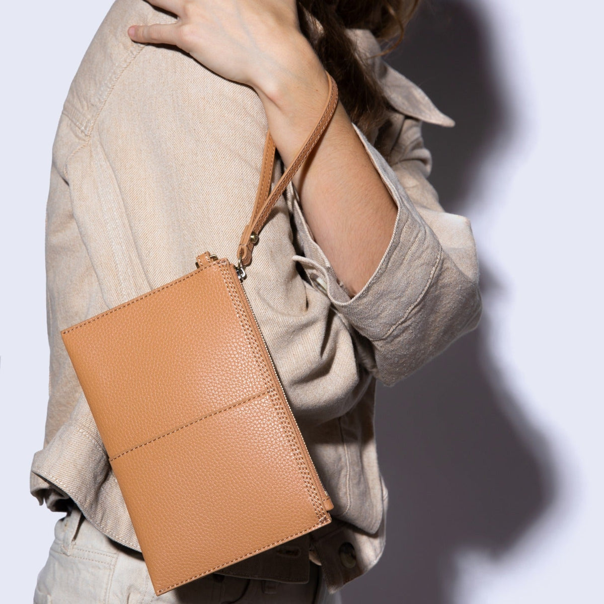 Vida Small Pouch In Micro Pebbled Leather