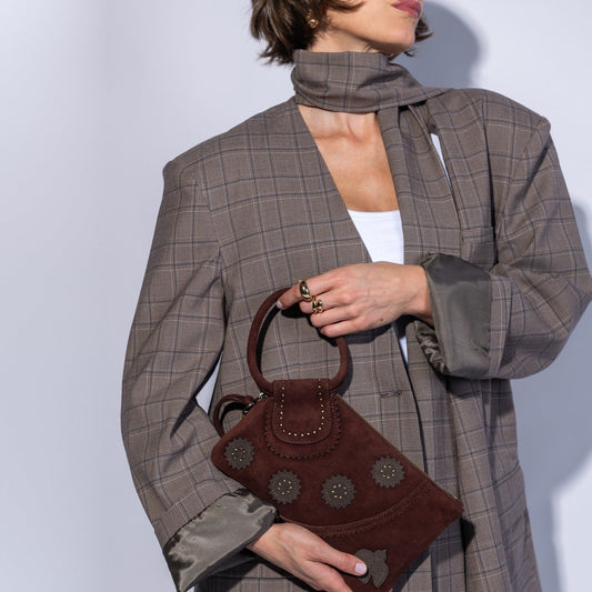 Sable Wristlet In Suede Leather - Chocolate