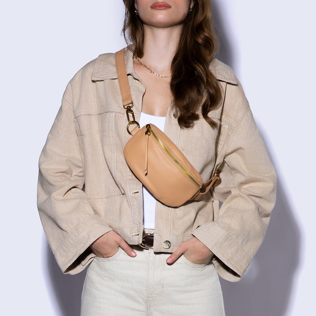 Fern Belt Bag In Pebbled Leather - Sandstorm