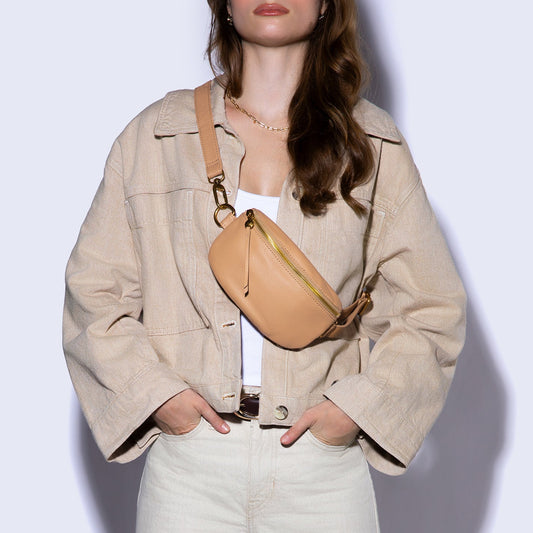 Fern Belt Bag In Pebbled Leather - Sandstorm