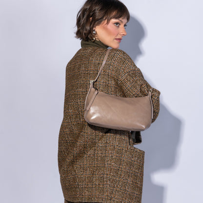 Scottie Slim Shoulder In Polished Leather - Woodsmoke